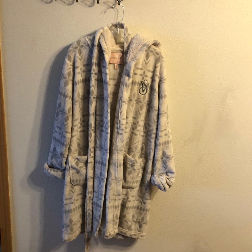 Victoria’s Secret Robe - Picture 2 of 5